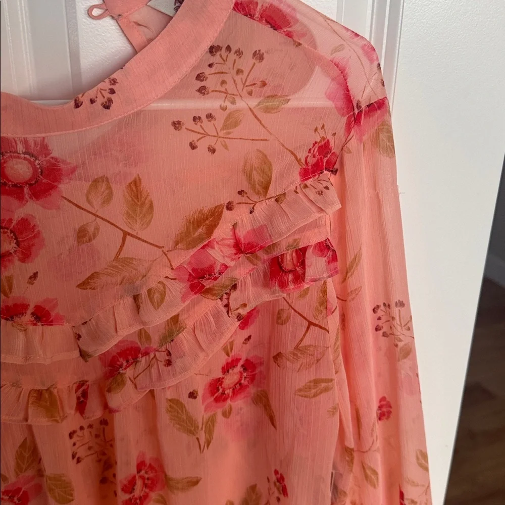 Floral Ruffle Blouse - Picture 2 of 4